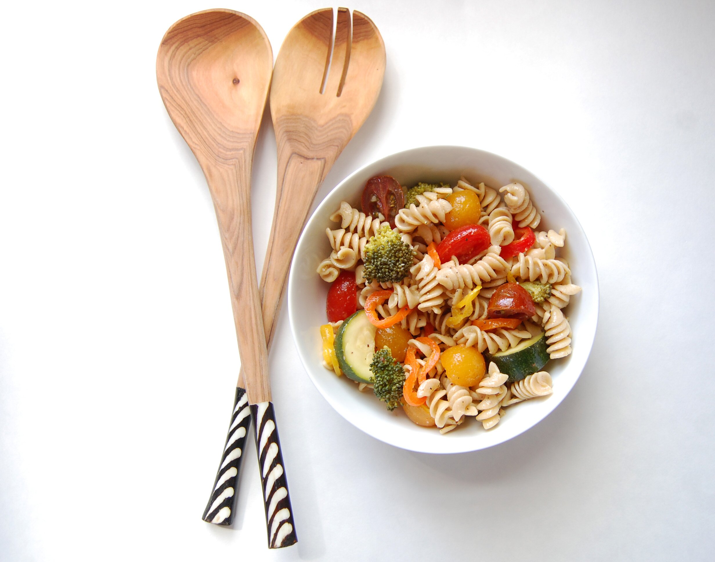 Summer Pasta Salad | AreYouKitchenMe.com