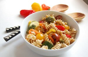 Summer Pasta Salad | AreYouKitchenMe.com